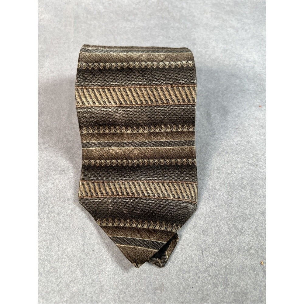 Crofton Barrow Horizontal rown Stripd Tie